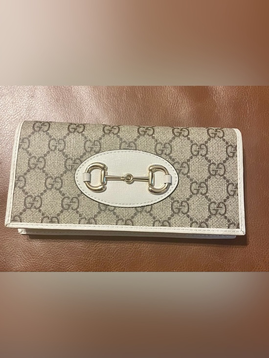 Gucci Handbags - Gucci 1955 horse bit Crossbody wallet like new.
